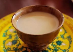 藏族小姐姐做油茶视频,藏族小姐姐教你制作传统美味