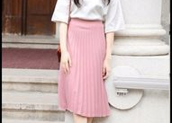 12岁女孩穿过膝裙子,12岁女孩时尚过膝裙搭配指南
